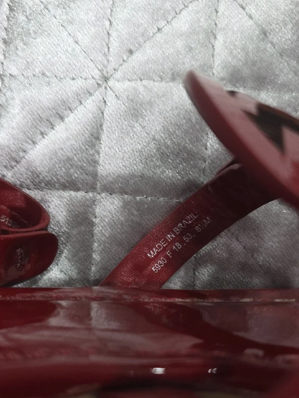 Tory Burch Red Patent Logo Thong Sandals - Round Cutout Emblem
